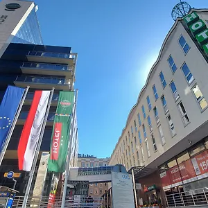 Gromada Centrum Szálloda